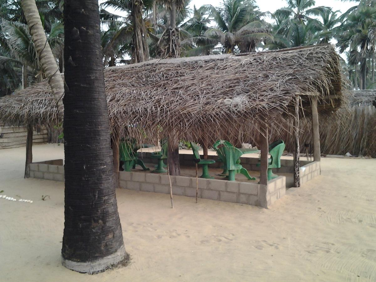 Hotel Dolphinchilling Alankuda Esterno foto