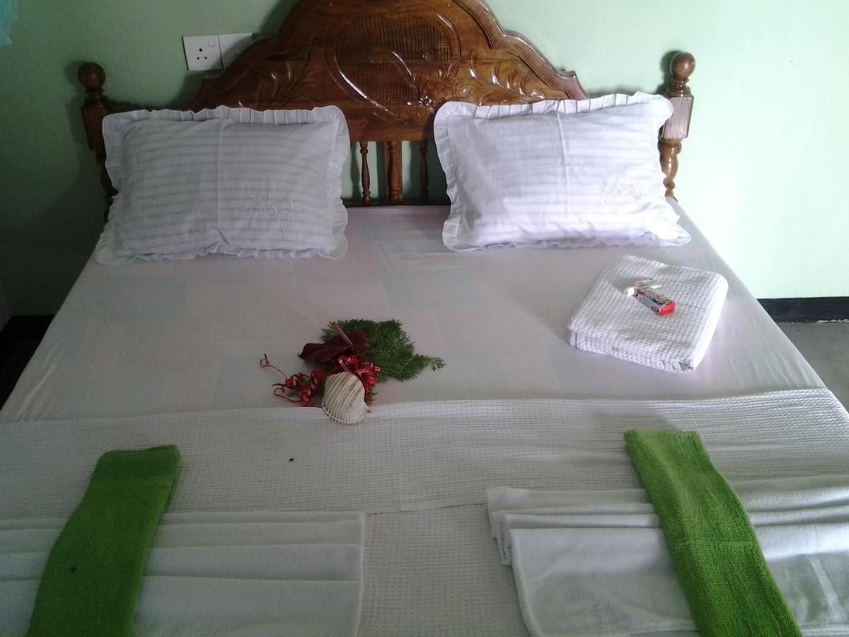 Hotel Dolphinchilling Alankuda Esterno foto